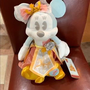 Minnie Mouse Main Attraction NWT Minnie Mouse